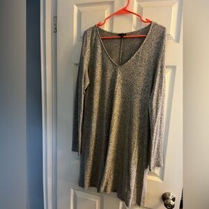 Express Heather Gray Long Sleeve V-Neck Top
